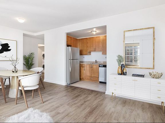 3rd image of 35 W 33rd St APT 7F
