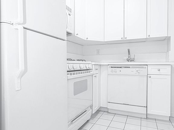 5th image of 25 W 132nd St APT 17l