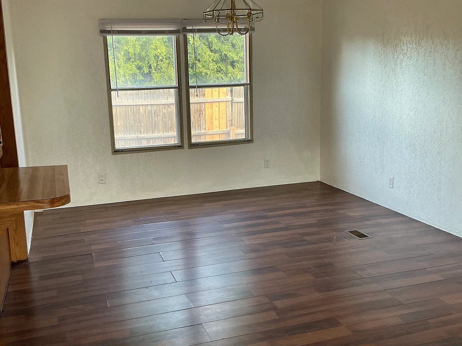 3 bed, 1300 sqft, $2,200 — Photo 4