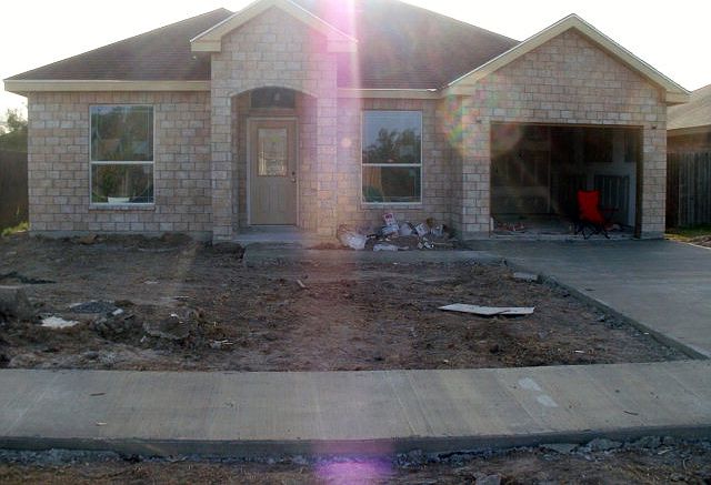 1st image of 3035 Valletta St