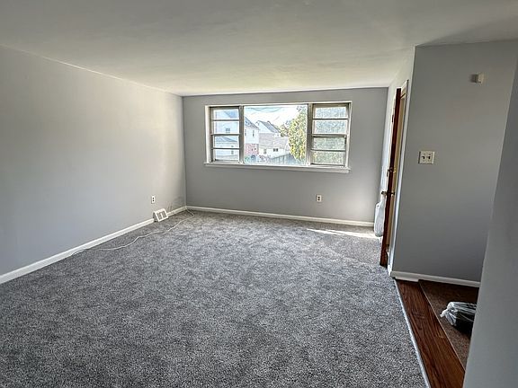 3rd image of 3642 Berry Ave #1