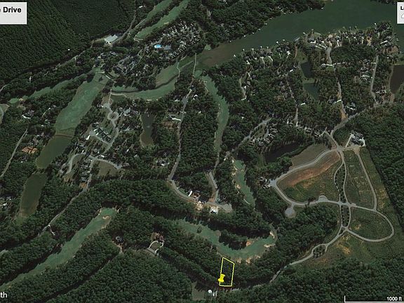 3rd image of 1310 Lake Dr #237