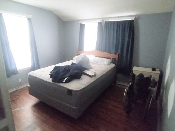 4th image of 1027 Jefferson St