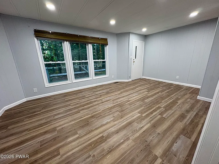 108 Spruce Dr — Photo 9