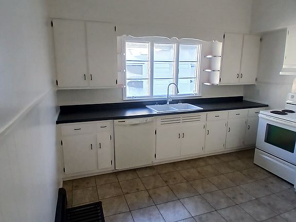 2nd image of 213 N 19th St APT 1