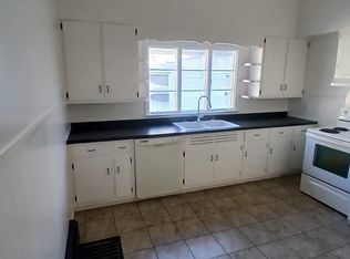 213 N 19th St APT 1, Herrin, IL 62948