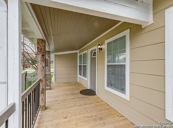 3rd image of 802 W Norwood Ct