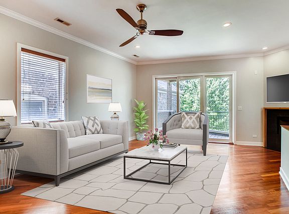 2nd image of 1061 N Marshfield Ave #2
