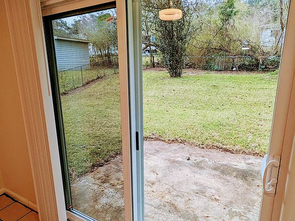 5th image of 911 Kendall Dr #4