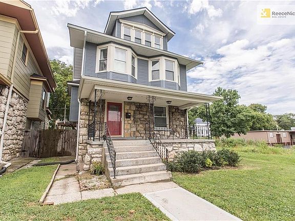 3rd image of 2606 Campbell St