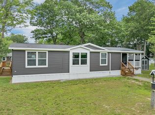 23 S Cranberry Ln, Rochester, NH 03867