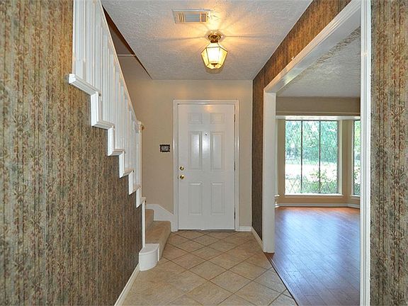 3rd image of 2302 Middle Creek Dr