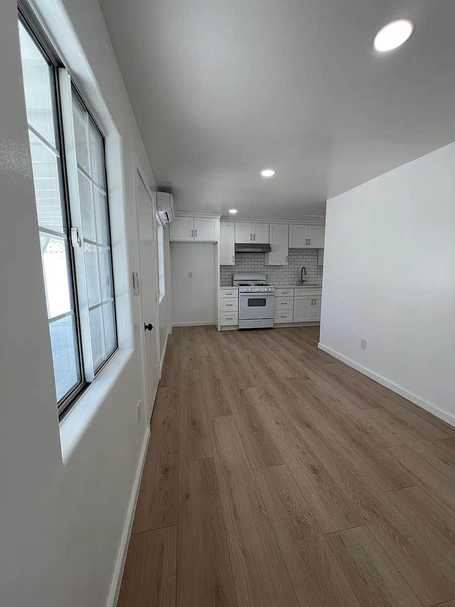 Building Photo - 1209 Camelia Dr