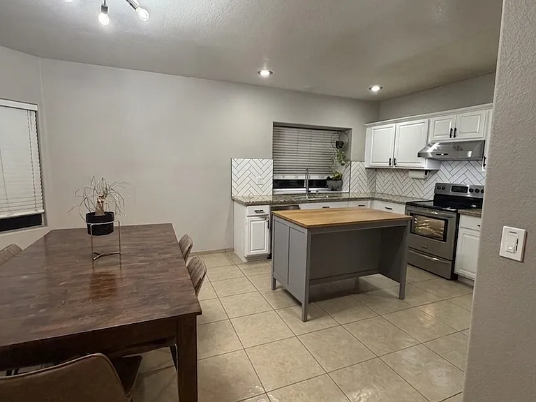 965 E Gila Ln — Photo 38