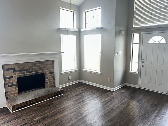 3rd image of 1640 Hunterwood Dr