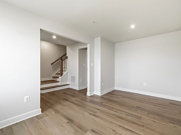 3rd image of 2268 Waterfront Way