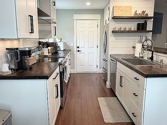 4th image of 1313 Woodburn Ct