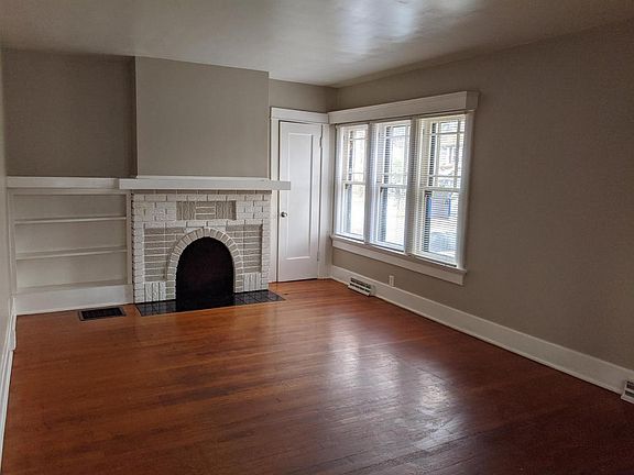 5th image of 40 W Melford Ave