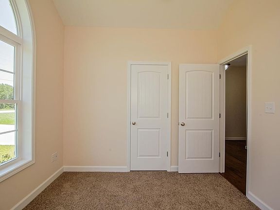 5th image of 261 Ivybridge Drive