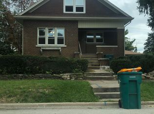 915 Vine St, Joliet, IL 60435