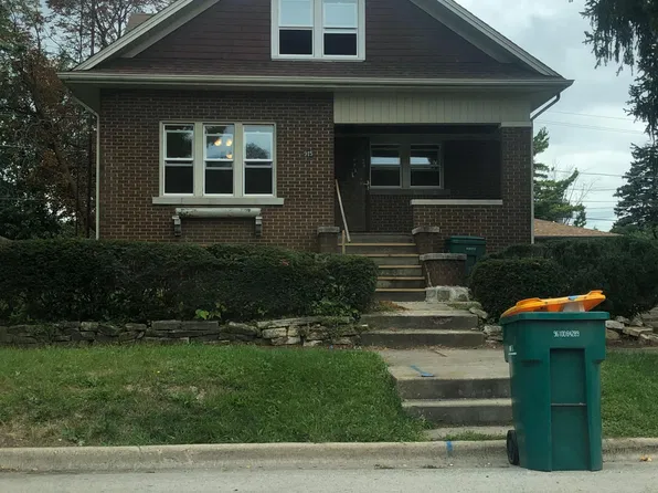 915 Vine St, Joliet, IL 60435