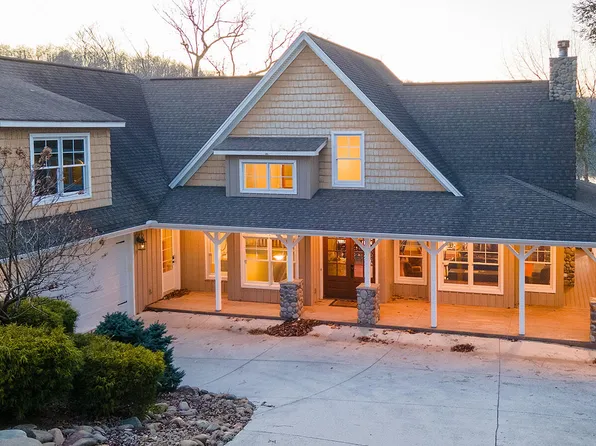 627 Windsor Ln, Jacksboro, TN 37757