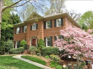 809 Arbor Oaks Dr, Winston Salem, NC 27104