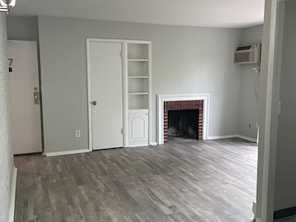 3rd image of 2323 Beechmont Ave #7