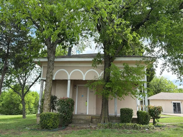 1120 W Beltline Rd, Desoto, TX 75115