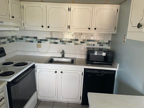 2nd image of 600 Village Green Ct APT 316