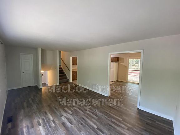 3rd image of 406 Albany St