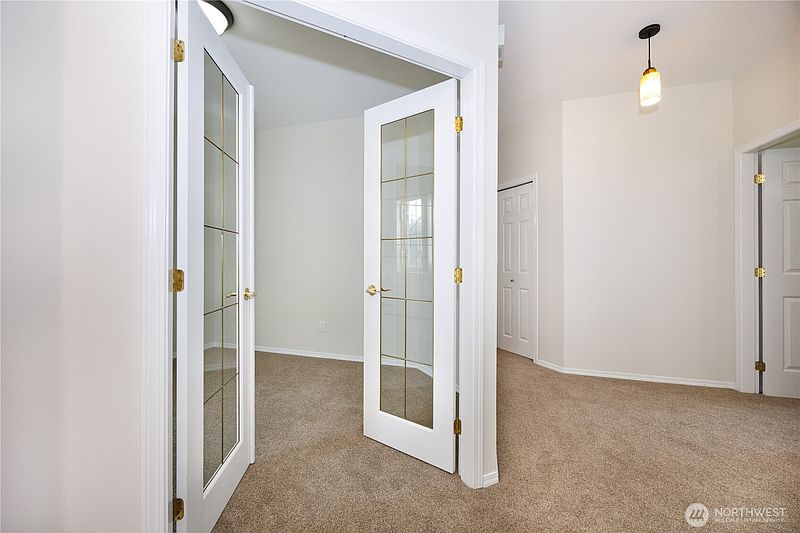 5th image of 523 W Kellogg Road