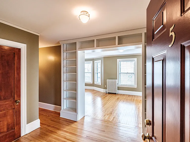199 Vaughan St #5 — Photo 3