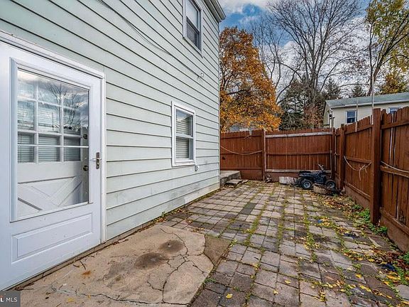 3rd image of 3019 Kutztown Rd