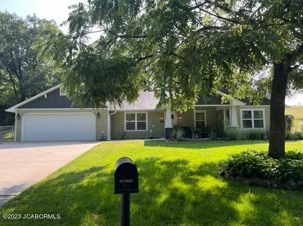 416 Honey Creek Dr, Linn, MO 65051