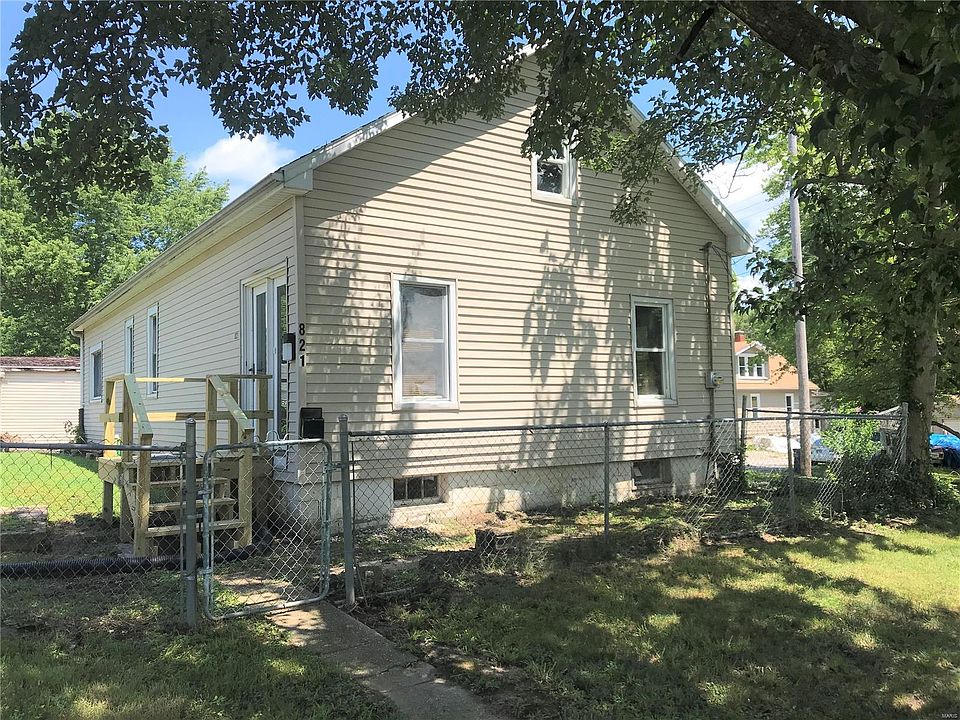 1st image of 821 E Brailley St