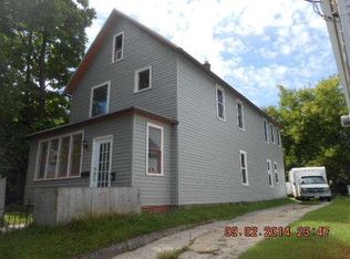 1130 S 13th St, Manitowoc, WI 54220