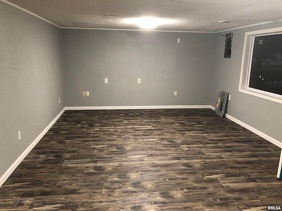 5th image of 939 Dunnburr St