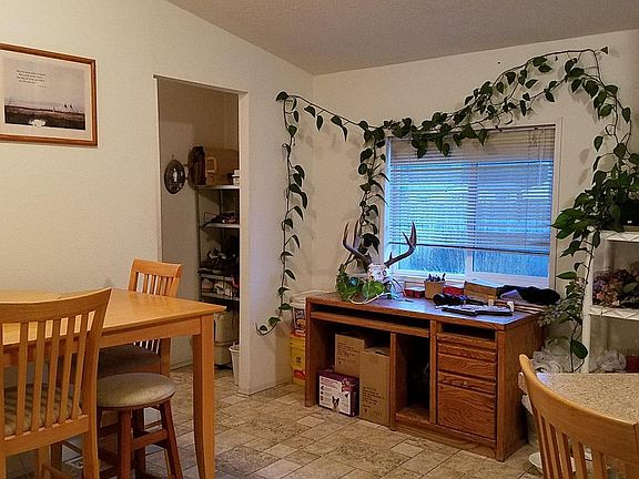 2nd image of 12 Long Leaf Pine Ln