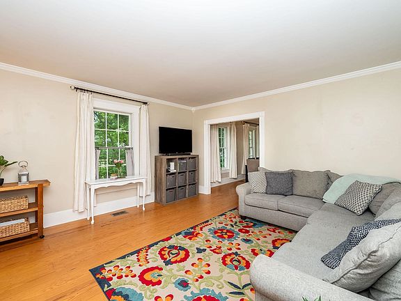 3rd image of 8 Prospect Street