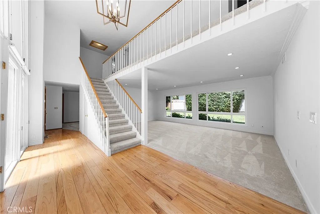5 bed, 2.5 bath, 2510 sqft, $6,500 — Photo 3