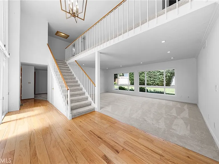 1518 Brentford Ave — Photo 3