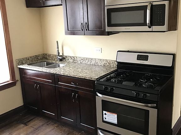 4th image of 4408 W Wellington Ave #2
