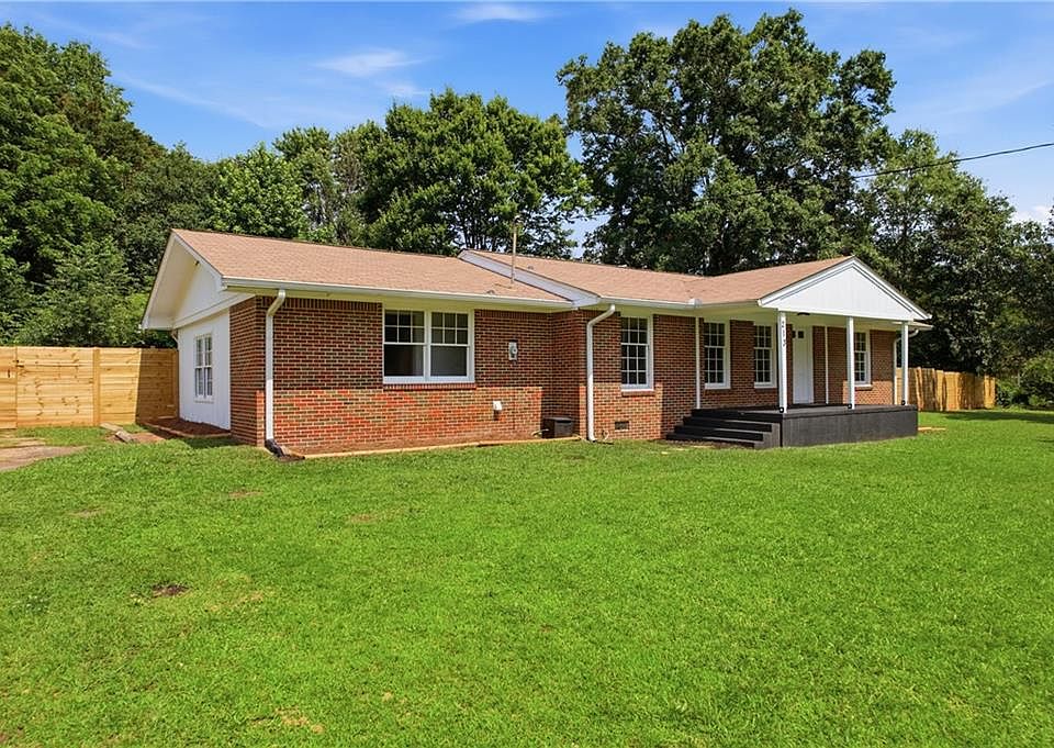 1st image of 213 Wilbanks Cir