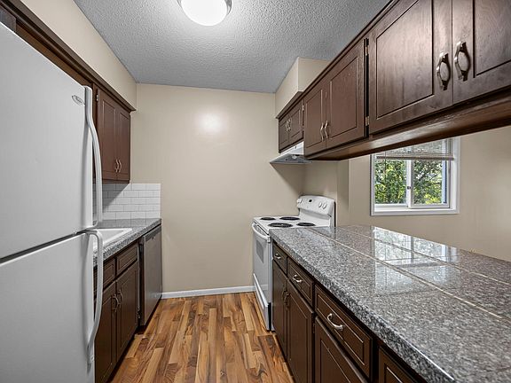 5th image of 5535-5537 Lindsay St