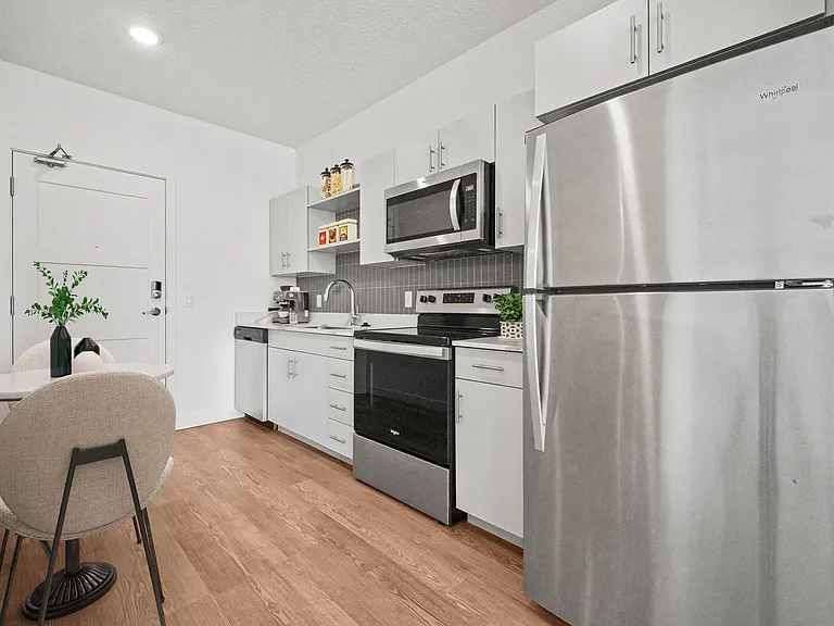 SevenO2 Main Apartments — Photo 82