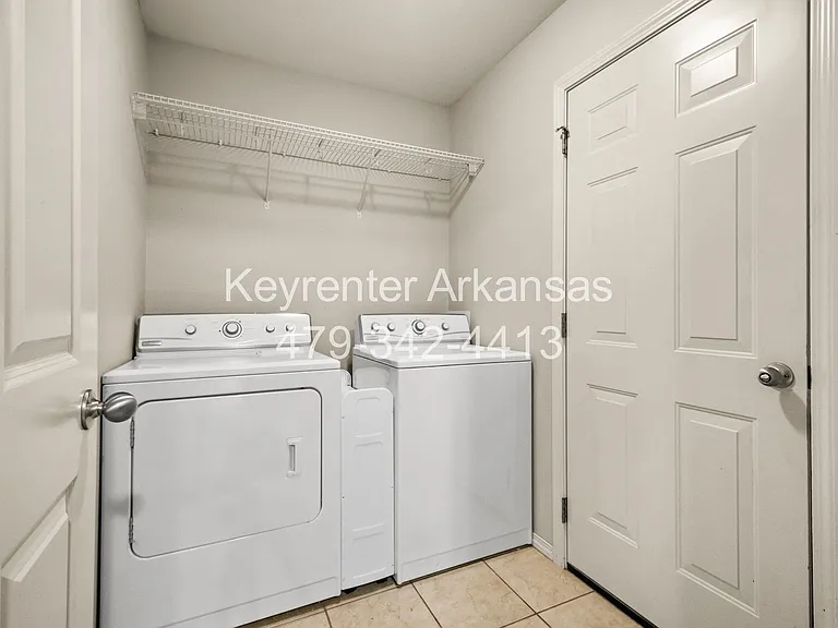 705 SW Crystal St — Photo 22