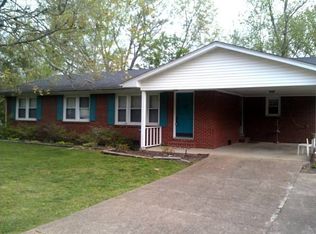 701 Franklin Dr, Paris, TN 38242