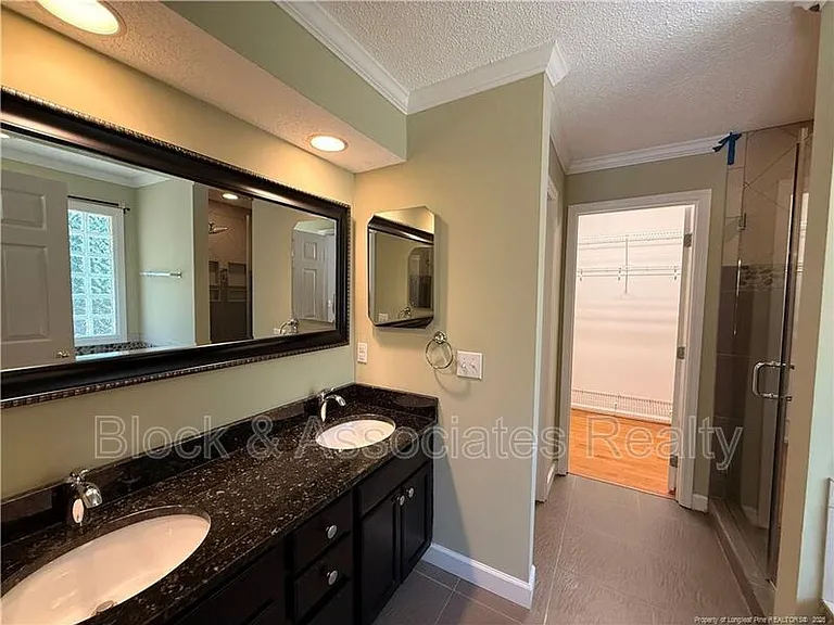 995 Greenbriar Dr — Photo 12