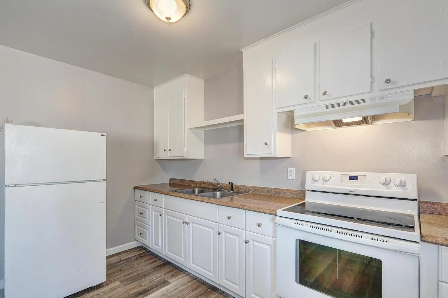 760 Cooper Ave — Photo 2